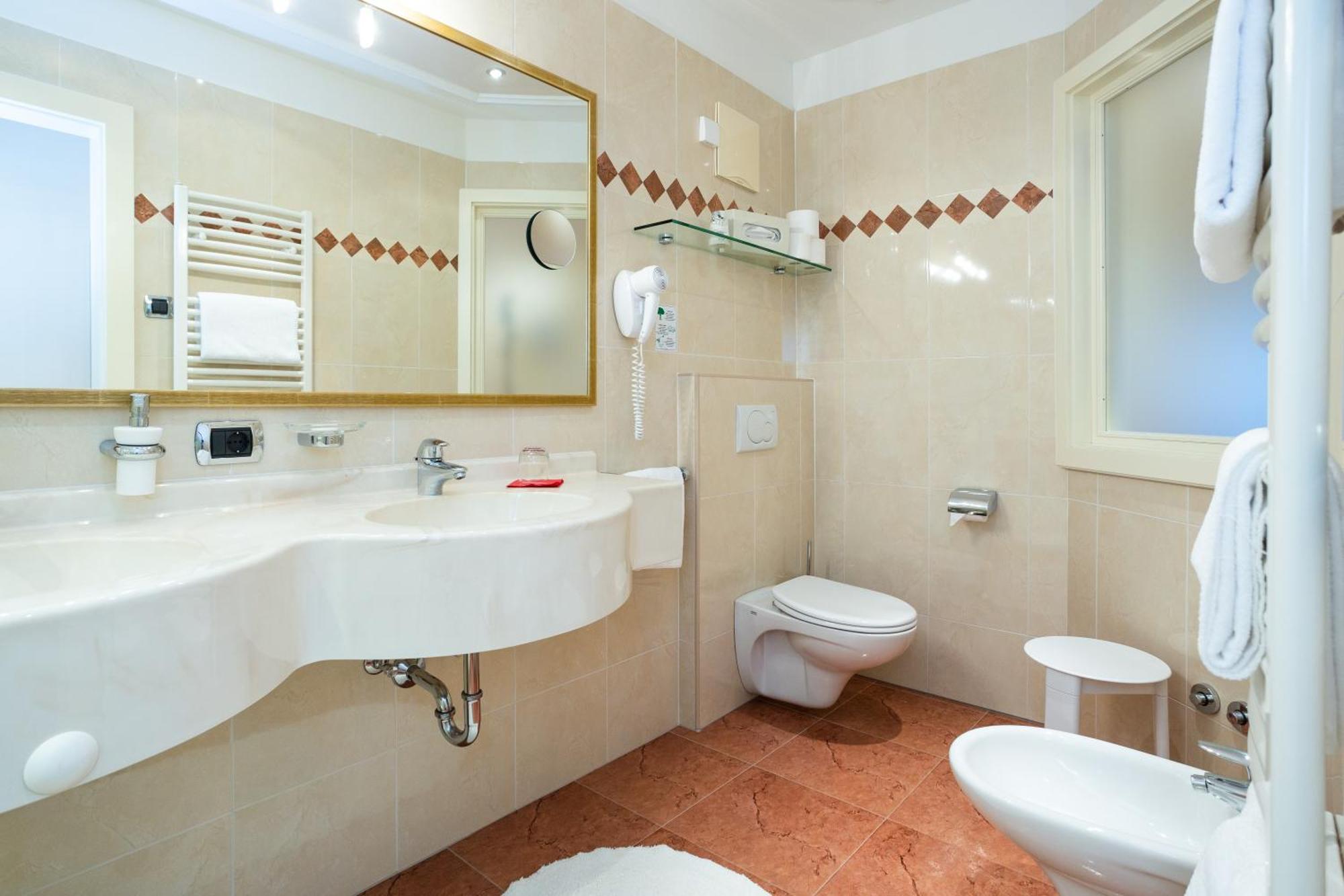 Suite con Balcone e Vista Montagne